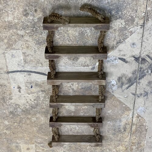 6 Steps Double Rope Wood Ladder-looking down