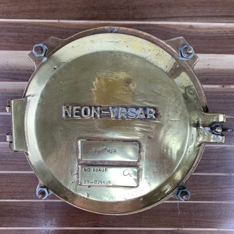 Post Mounted Neon Vrsar Brass Navigation Light