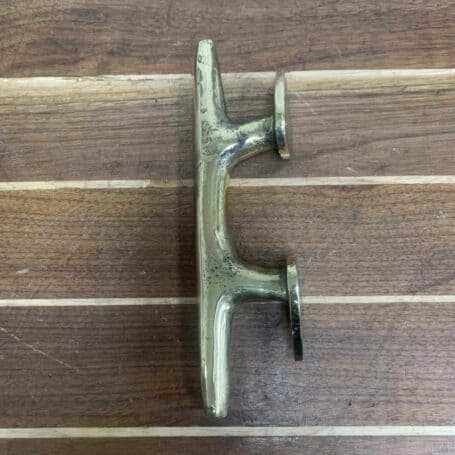 Nautical 8 14 Inch Brass Boat Cleat 01 Nautical 8.25 Inch Brass Boat Cleat -side