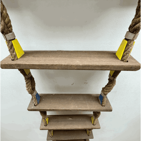 6-Step Embarkation Ladder by PTR Holland (5) Looking down from top: Top-down view showing blue and yellow spacers and rope alignment